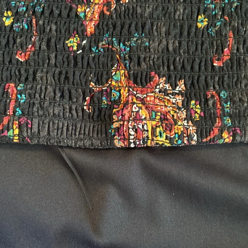 Torrid Black Black Paisley Sleeveless Smocked Sweetheart Neck Tank Top 3532 - Picture 8 of 11